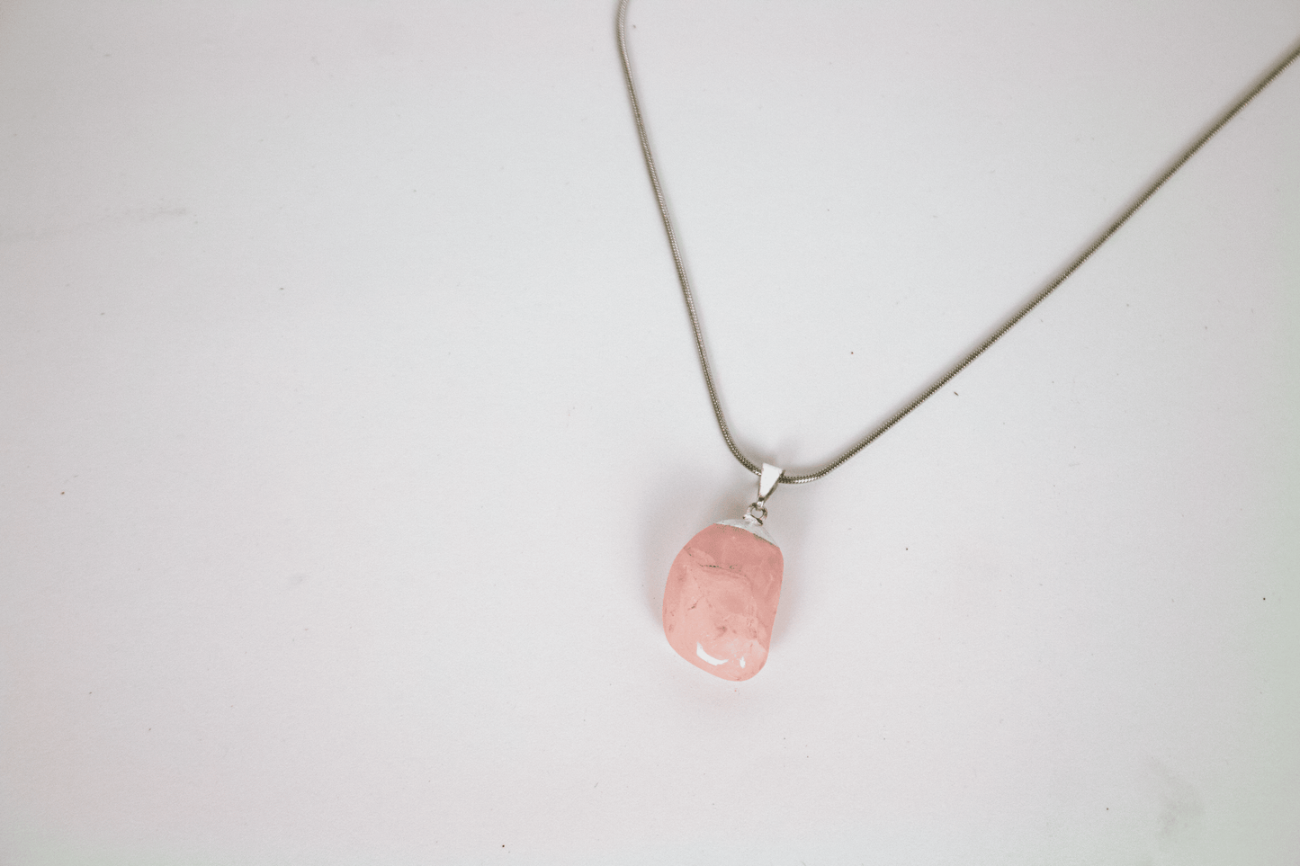 COLLAR ÚTERO SAGRADO - Cuarzo Rosa