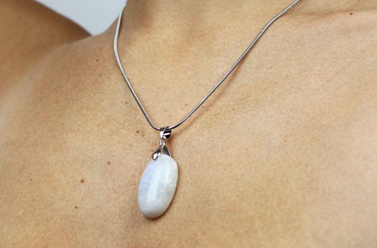 COLLAR PIEDRA DE LUNA